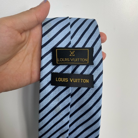 LV tie - Picture 4 of 4